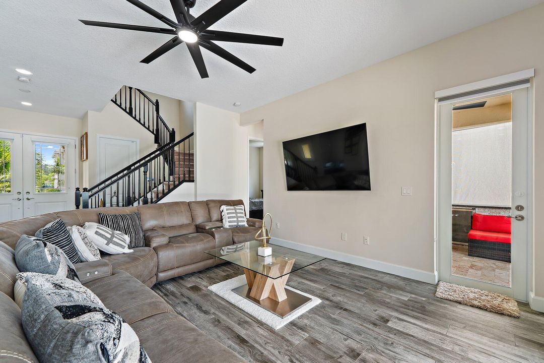 For Sale: $759,000 (4 beds, 3 baths, 2165 Square Feet)