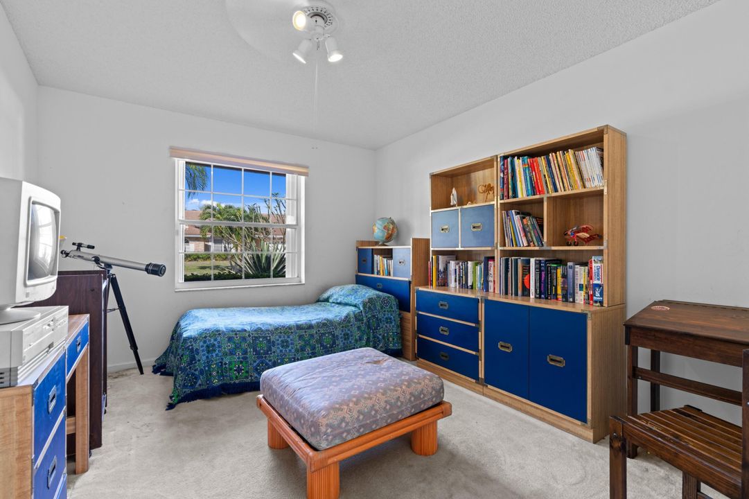 For Sale: $850,000 (5 beds, 3 baths, 2819 Square Feet)