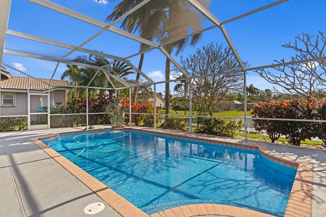 For Sale: $850,000 (5 beds, 3 baths, 2819 Square Feet)