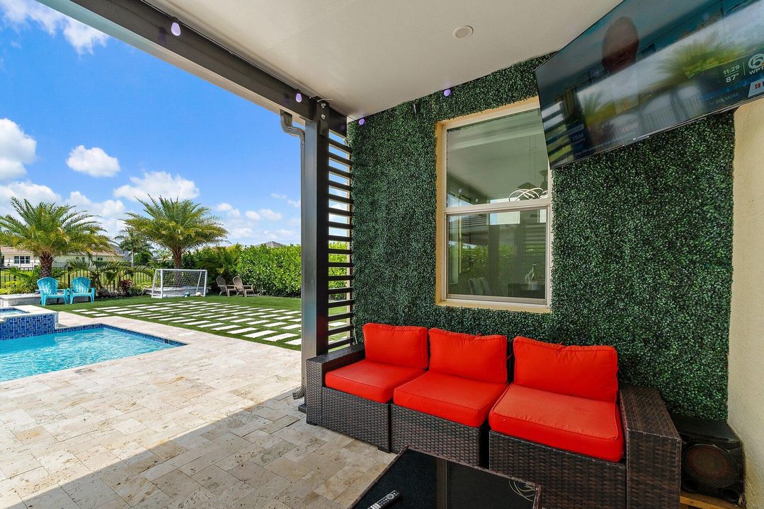 For Sale: $759,000 (4 beds, 3 baths, 2165 Square Feet)