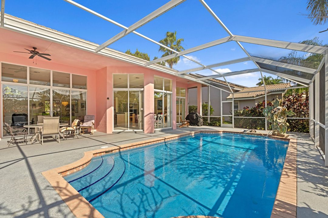 For Sale: $850,000 (5 beds, 3 baths, 2819 Square Feet)