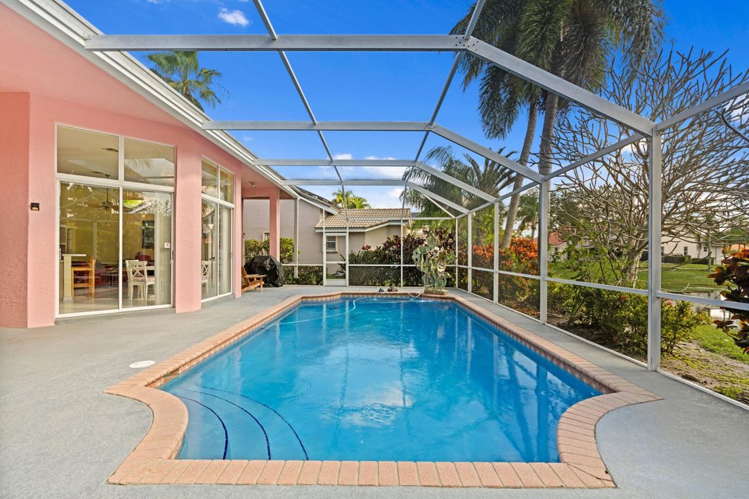 For Sale: $850,000 (5 beds, 3 baths, 2819 Square Feet)