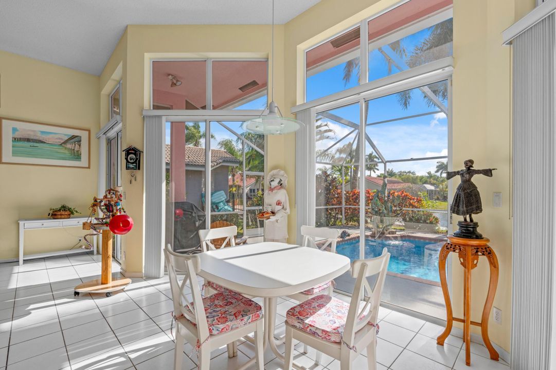 For Sale: $850,000 (5 beds, 3 baths, 2819 Square Feet)