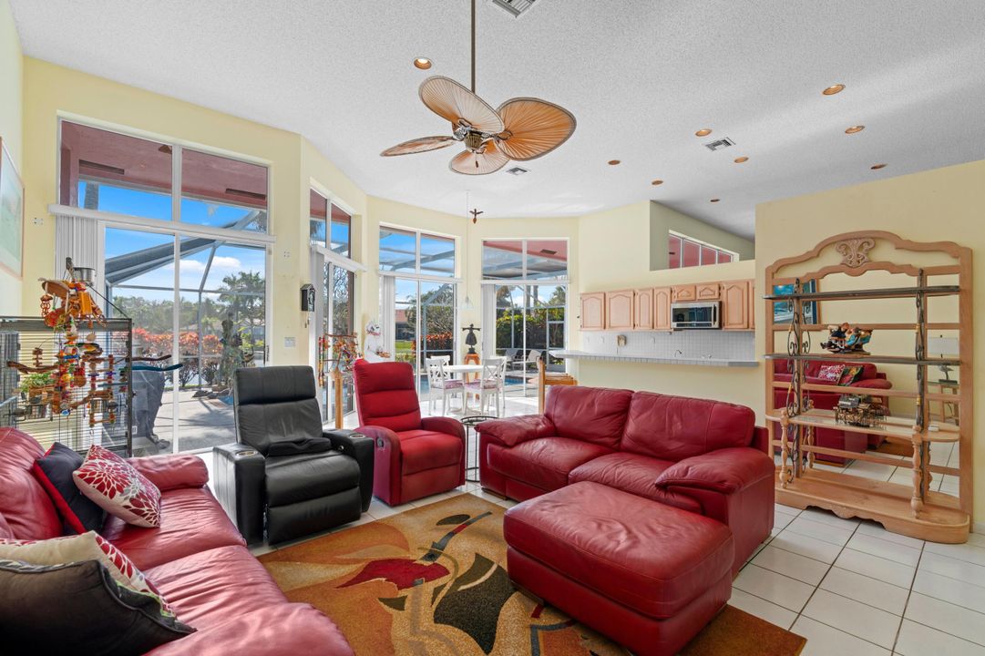 For Sale: $850,000 (5 beds, 3 baths, 2819 Square Feet)