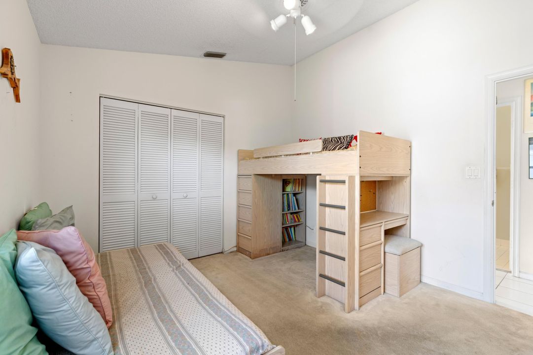 For Sale: $850,000 (5 beds, 3 baths, 2819 Square Feet)