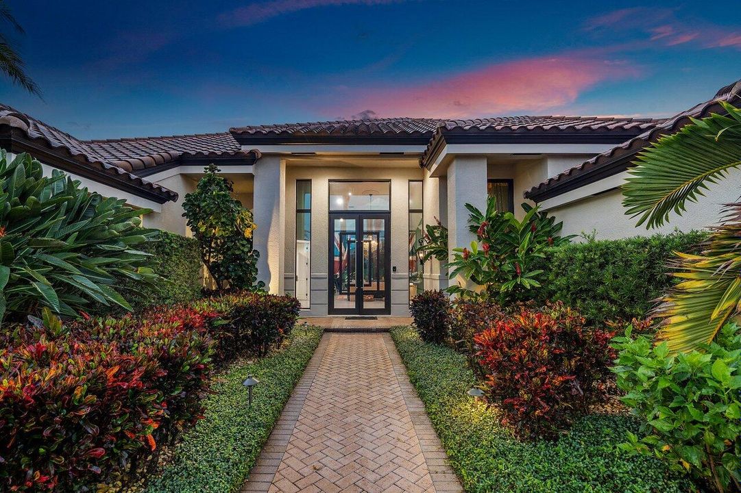 For Sale: $3,299,000 (3 beds, 3 baths, 3819 Square Feet)