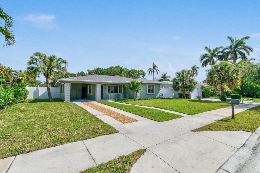 For Rent: $3,200 (2 beds, 2 baths, 2051 Square Feet)