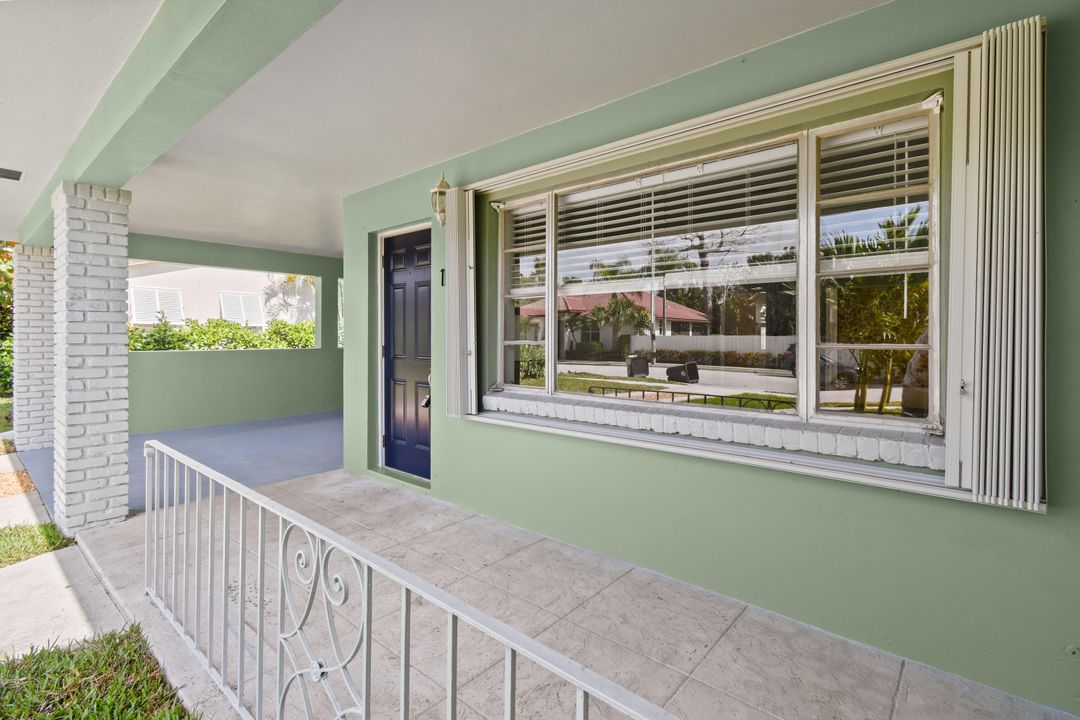 For Rent: $3,200 (2 beds, 2 baths, 2051 Square Feet)