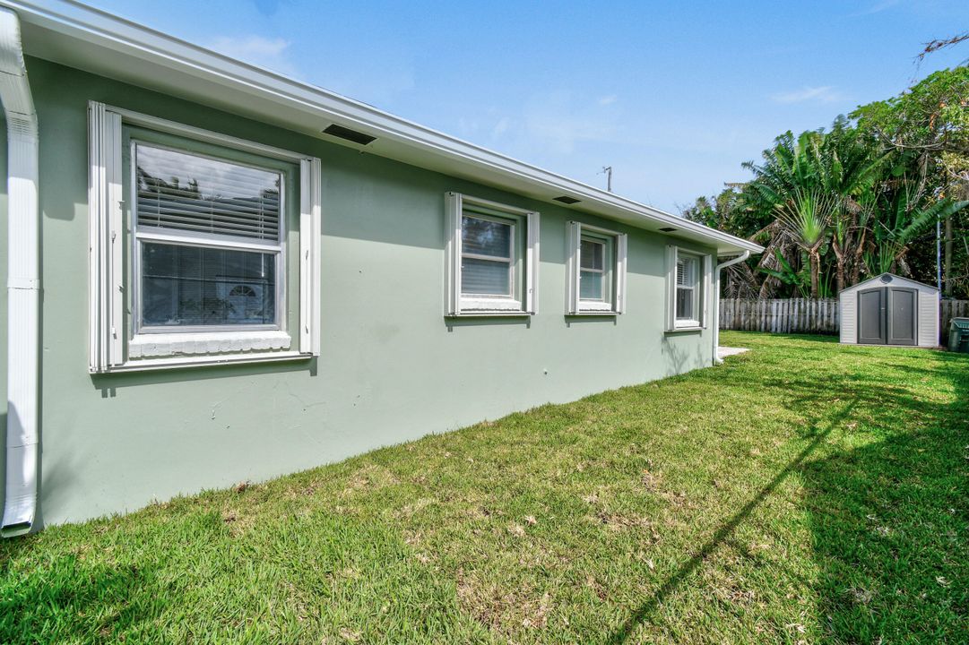 For Rent: $3,200 (2 beds, 2 baths, 2051 Square Feet)