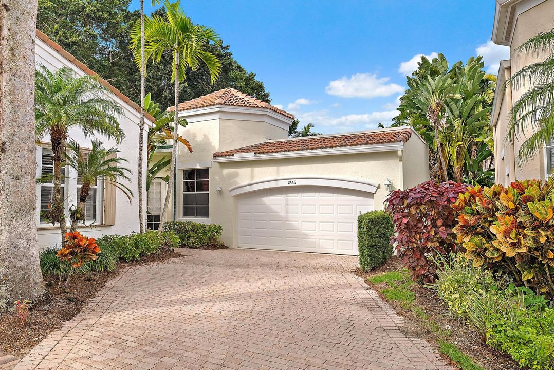 For Sale: $399,000 (3 beds, 2 baths, 1720 Square Feet)