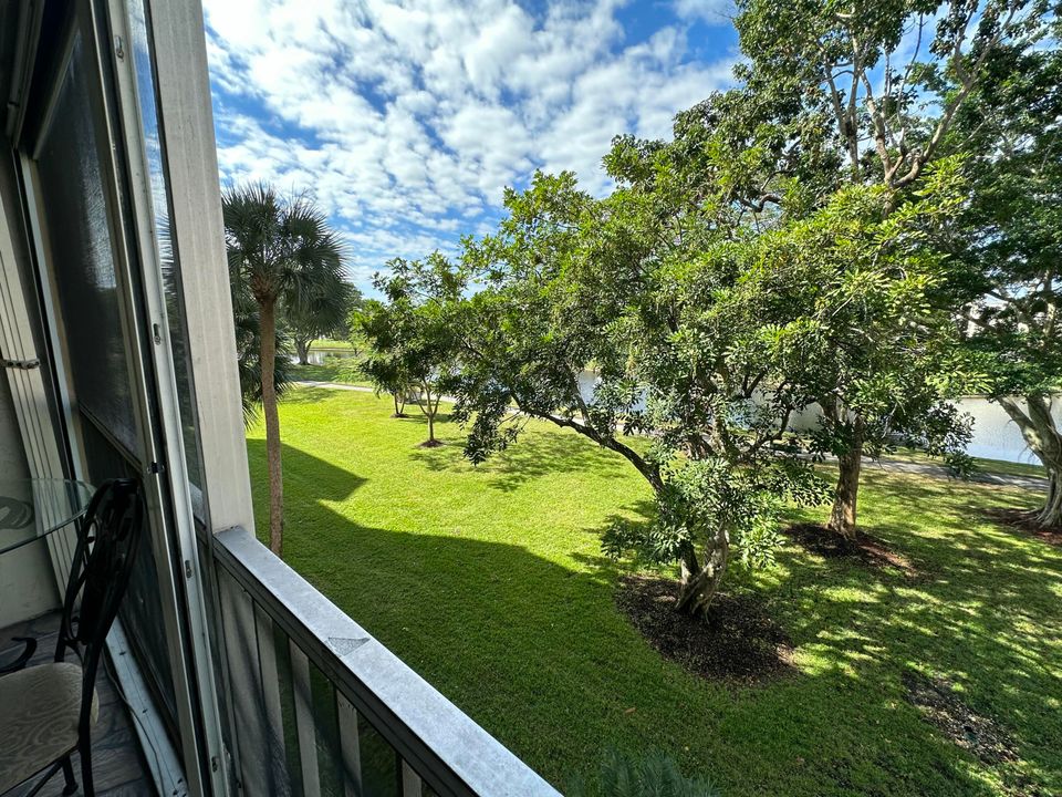 For Rent: $2,000 (2 beds, 2 baths, 1060 Square Feet)