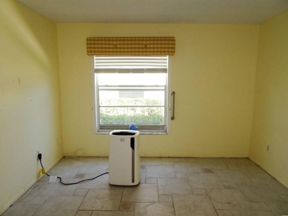 На продажу: $306,000 (2 спален, 2 ванн, 1240 Квадратных фут)