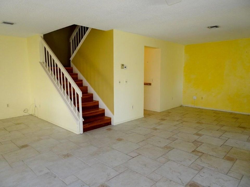 На продажу: $306,000 (2 спален, 2 ванн, 1240 Квадратных фут)