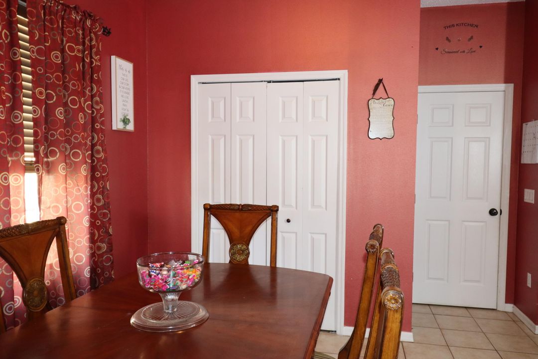 待售: $399,000 (4 贝兹, 2 浴室, 1938 平方英尺)