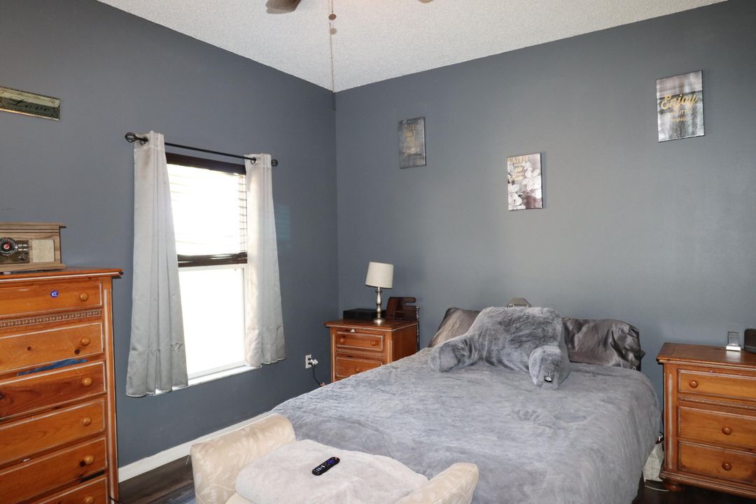 待售: $399,000 (4 贝兹, 2 浴室, 1938 平方英尺)