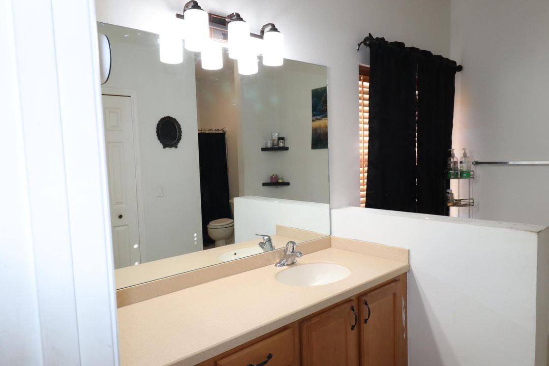 待售: $399,000 (4 贝兹, 2 浴室, 1938 平方英尺)