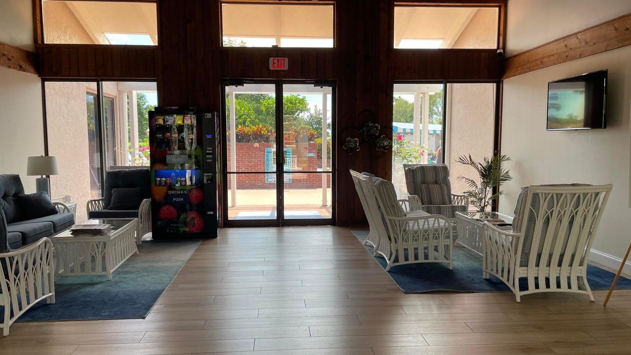 For Rent: $2,000 (2 beds, 2 baths, 1060 Square Feet)