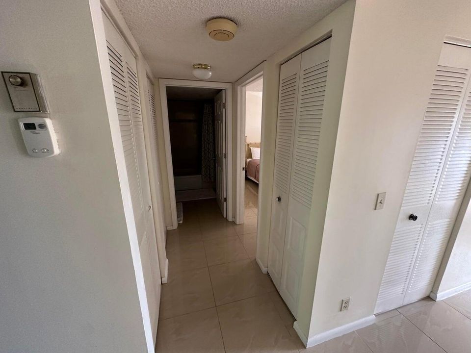 For Rent: $2,000 (2 beds, 2 baths, 1060 Square Feet)