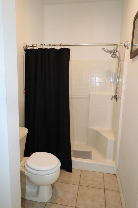 待售: $399,000 (4 贝兹, 2 浴室, 1938 平方英尺)