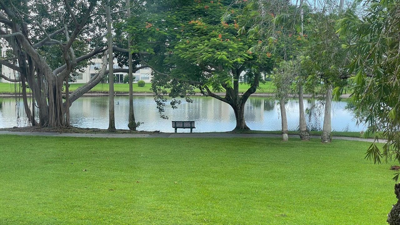 For Rent: $2,000 (2 beds, 2 baths, 1060 Square Feet)