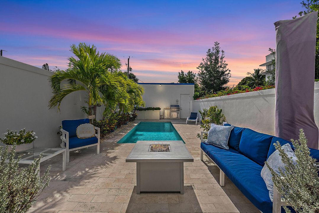 For Sale: $2,100,000 (3 beds, 3 baths, 2401 Square Feet)