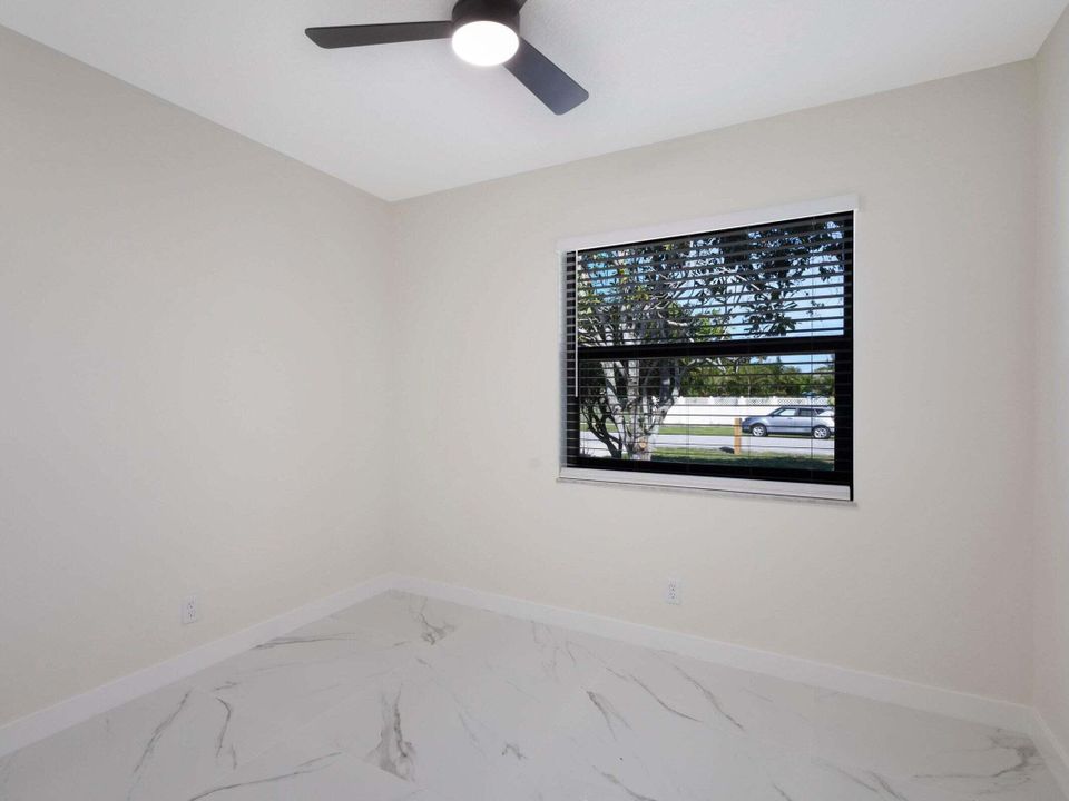 На продажу: $590,000 (4 спален, 2 ванн, 1181 Квадратных фут)