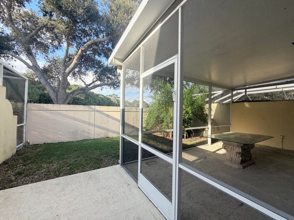 出租: $3,100 (3 贝兹, 2 浴室, 1500 平方英尺)