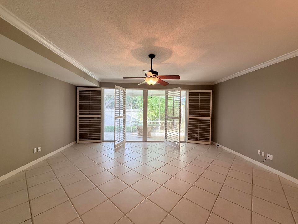 出租: $3,100 (3 贝兹, 2 浴室, 1500 平方英尺)