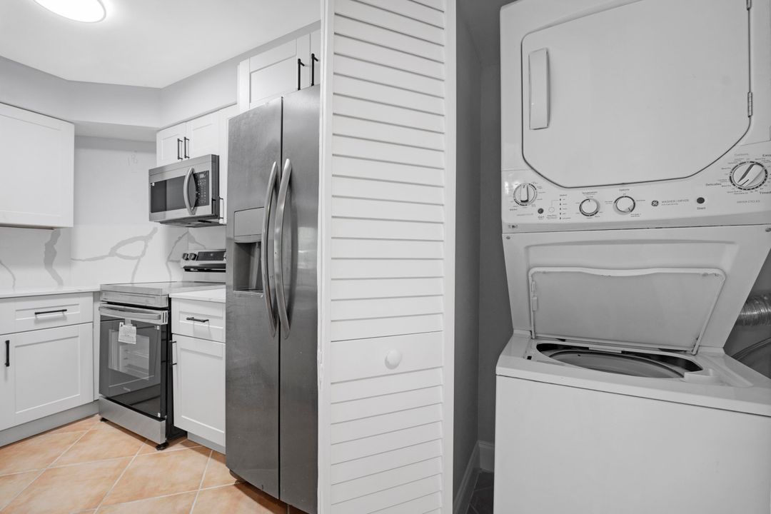 В аренду: $2,400 (2 спален, 2 ванн, 1034 Квадратных фут)