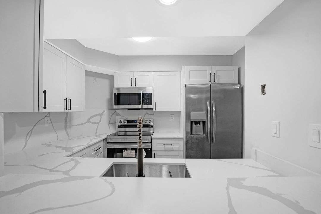 В аренду: $2,400 (2 спален, 2 ванн, 1034 Квадратных фут)