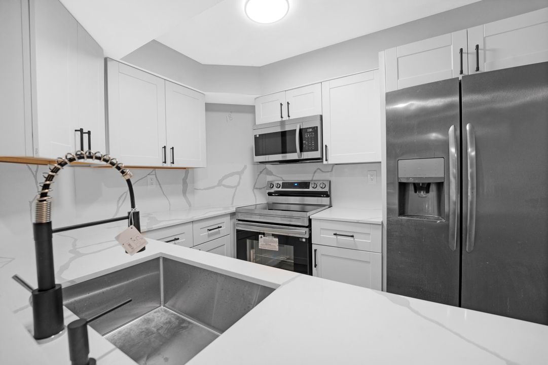 В аренду: $2,400 (2 спален, 2 ванн, 1034 Квадратных фут)