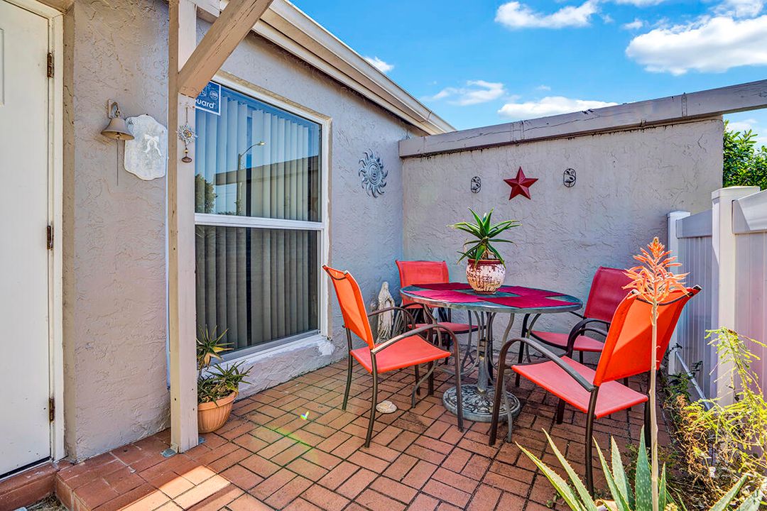 出租: $2,200 (2 贝兹, 2 浴室, 1288 平方英尺)