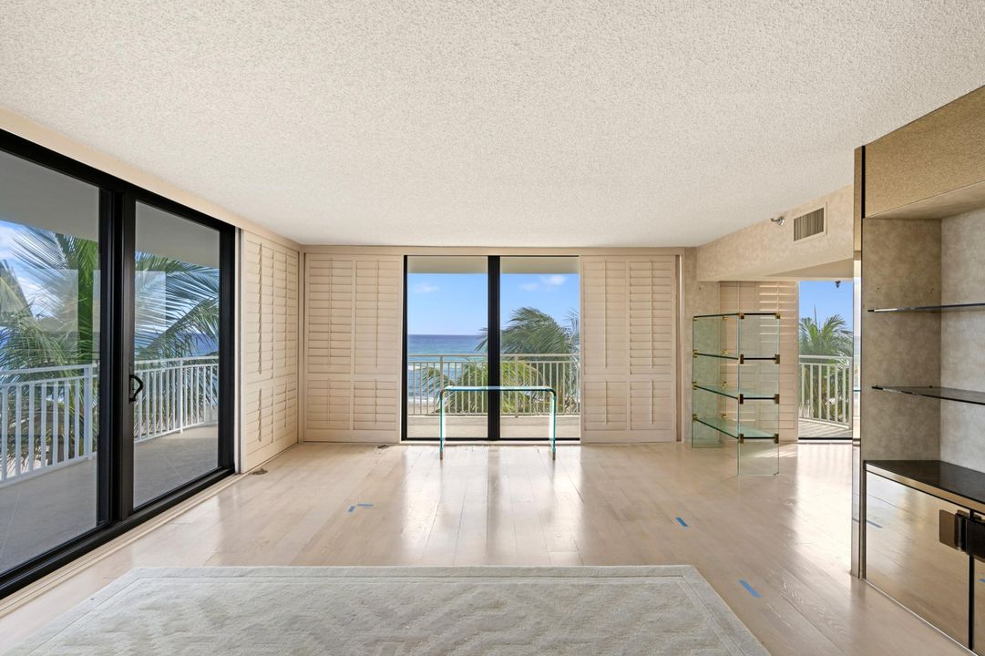 На продажу: $3,295,000 (2 спален, 2 ванн, 2598 Квадратных фут)