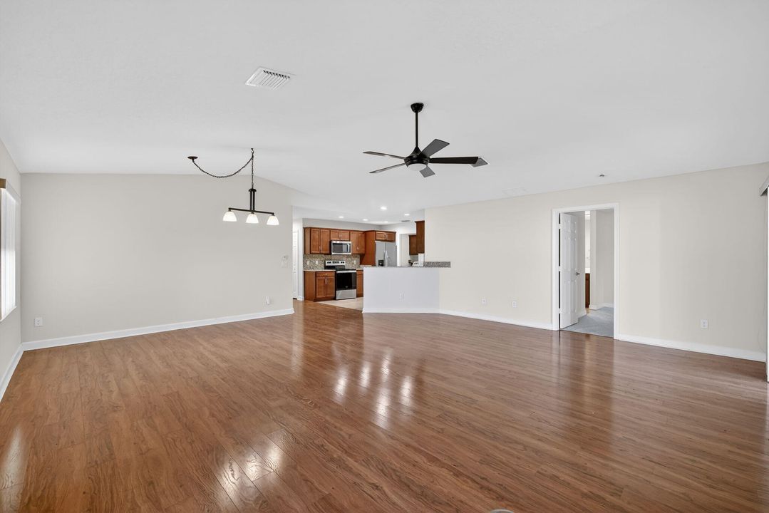 En Venta: $179,999 (2 camas, 2 baños, 1463 Pies cuadrados)