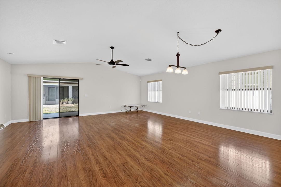 En Venta: $179,999 (2 camas, 2 baños, 1463 Pies cuadrados)