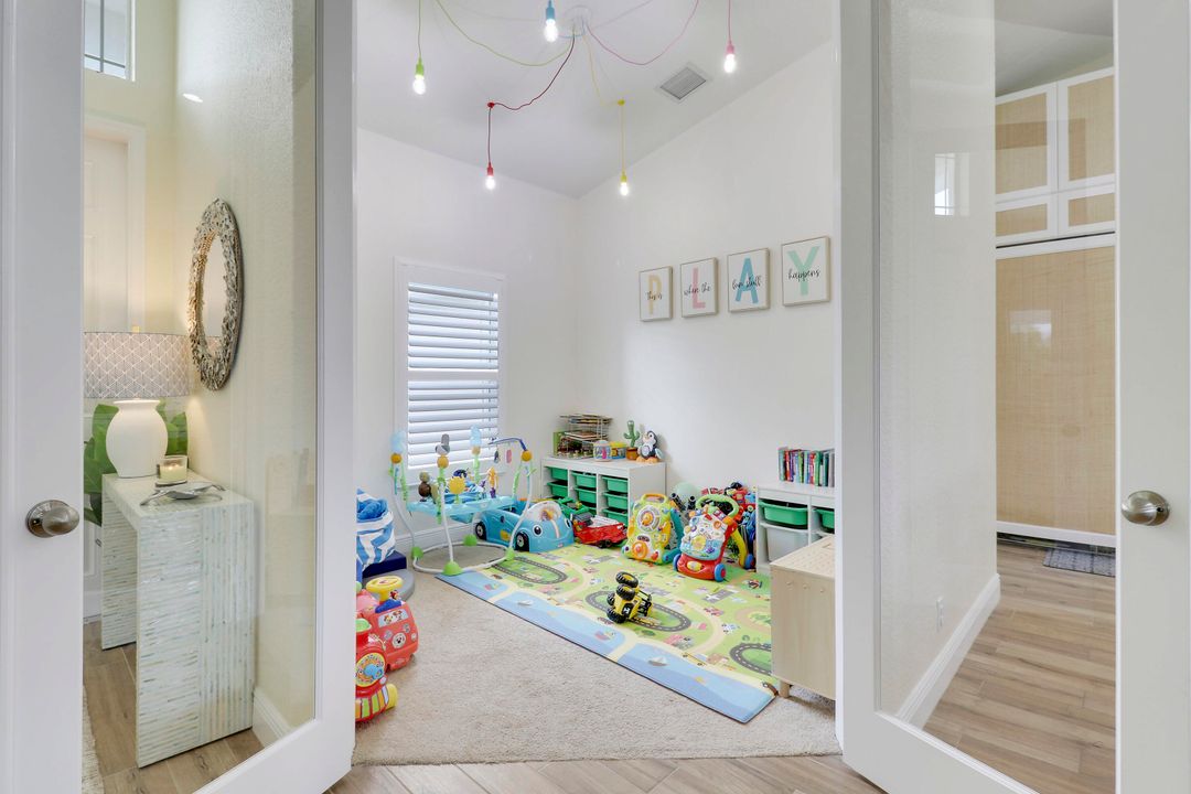 待售: $849,995 (3 贝兹, 2 浴室, 2096 平方英尺)