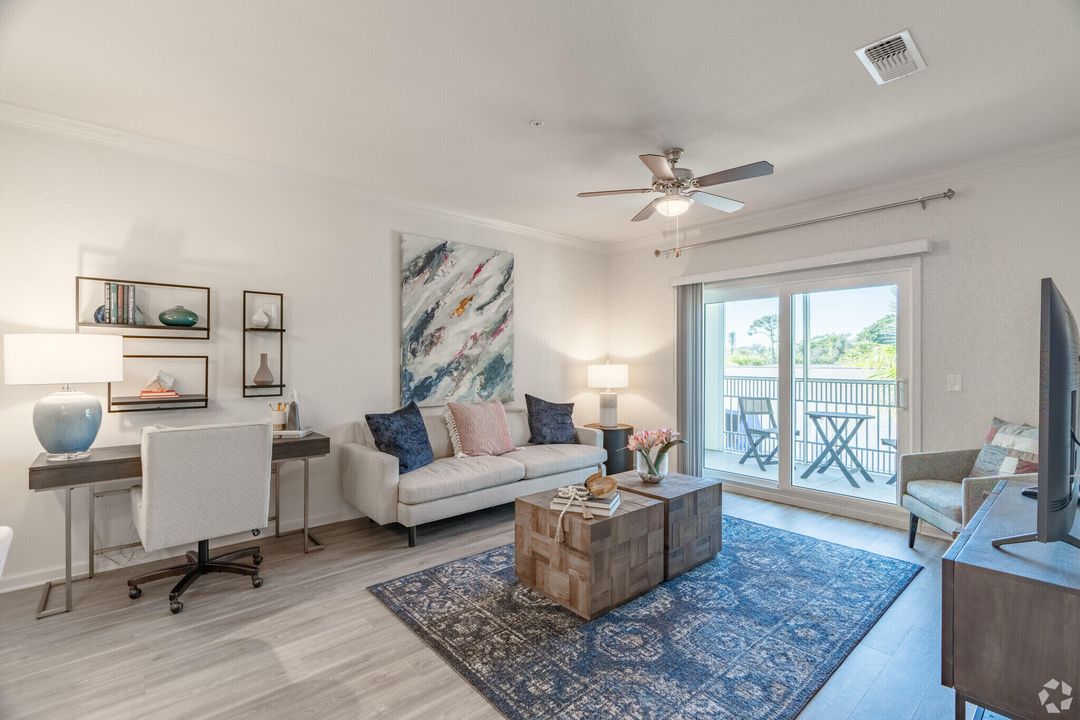 For Rent: $2,476 (1 beds, 1 baths, 800 Square Feet)