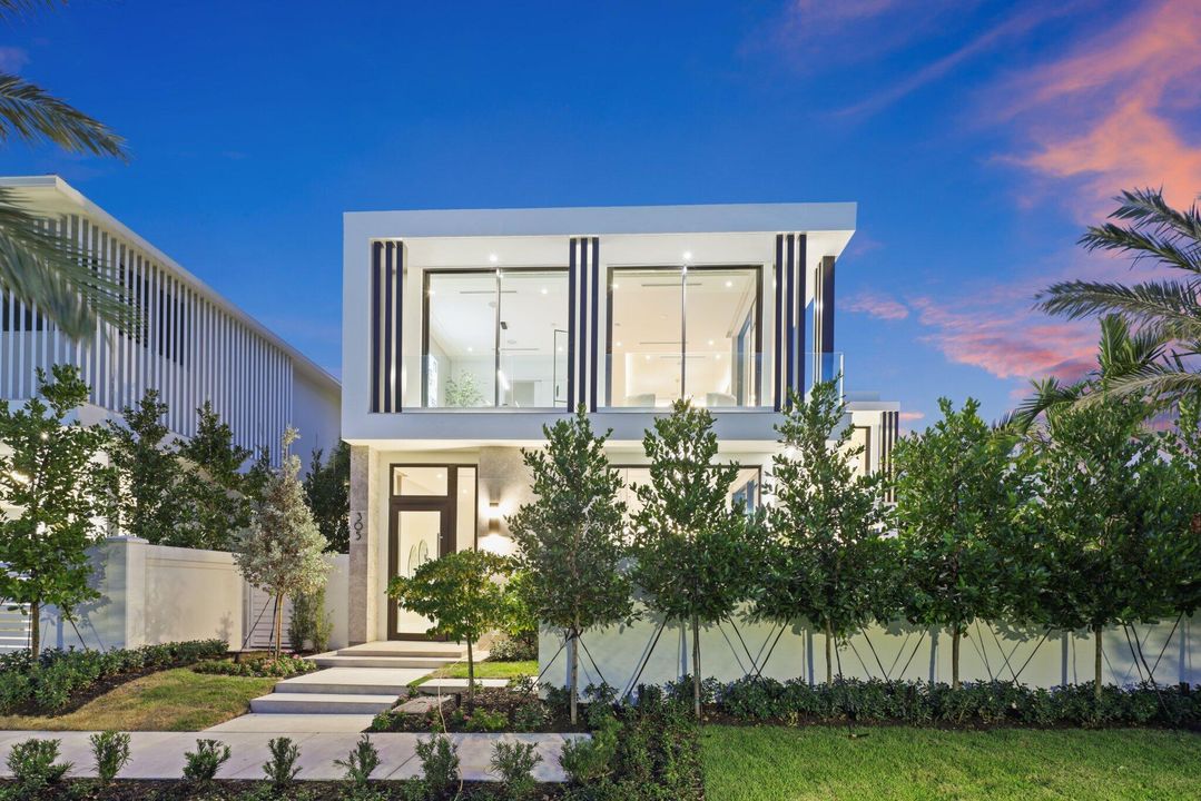 For Sale: $5,000,000 (5 beds, 5 baths, 5429 Square Feet)