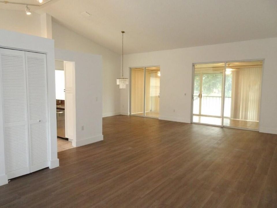 En Venta: $285,000 (2 camas, 2 baños, 1822 Pies cuadrados)