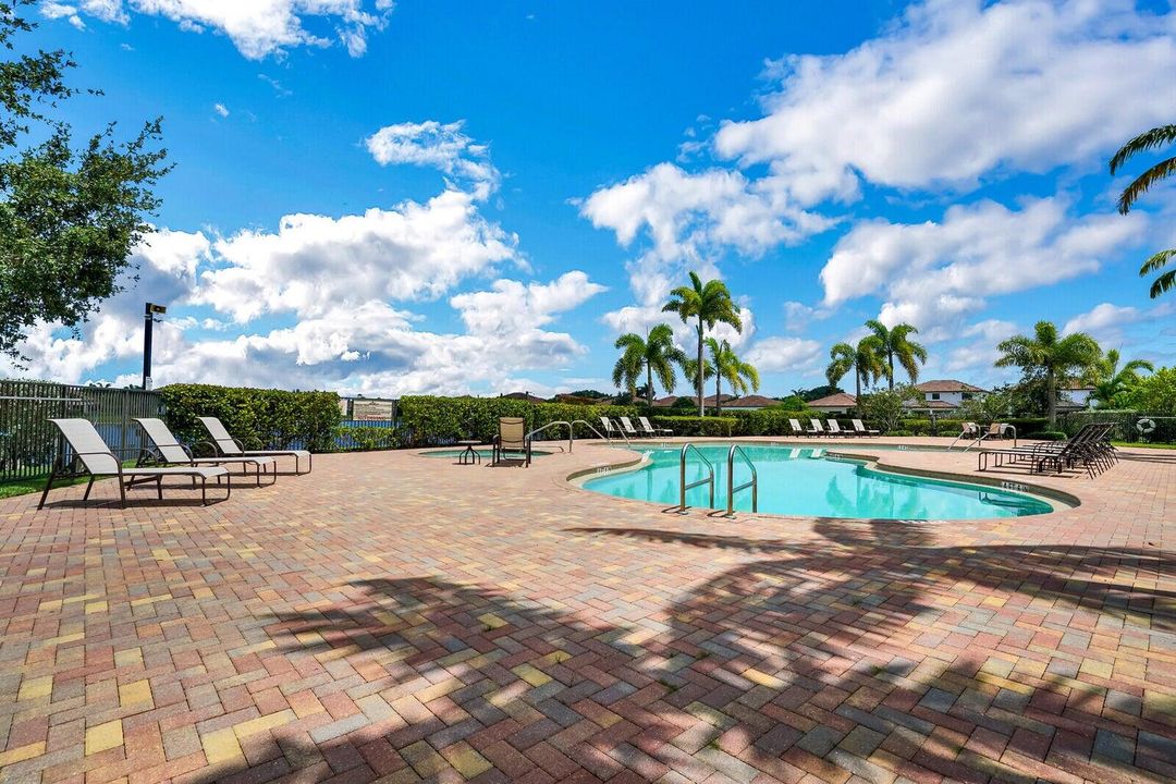 待售: $835,000 (4 贝兹, 3 浴室, 2671 平方英尺)