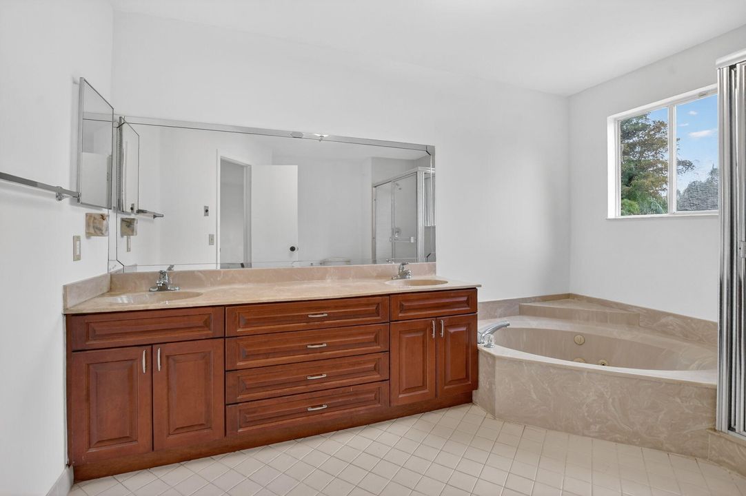 待售: $450,000 (3 贝兹, 3 浴室, 1699 平方英尺)