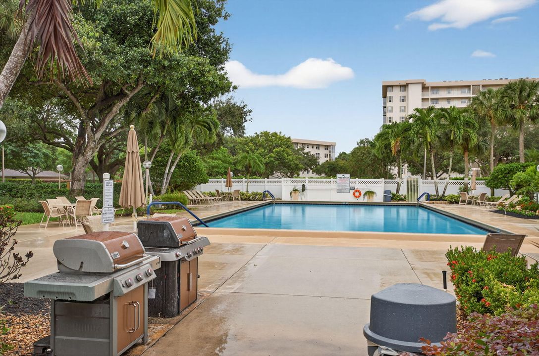 待售: $290,000 (2 贝兹, 2 浴室, 1351 平方英尺)