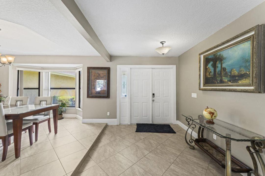 For Rent: $4,000 (3 beds, 2 baths, 1975 Square Feet)