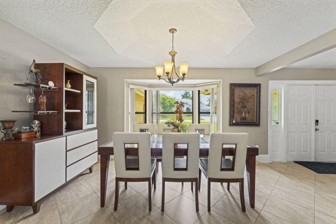 For Rent: $4,000 (3 beds, 2 baths, 1975 Square Feet)