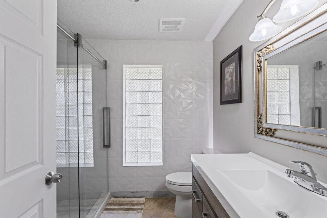 For Rent: $4,000 (3 beds, 2 baths, 1975 Square Feet)