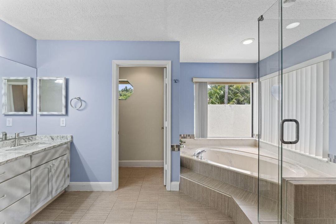 For Rent: $4,000 (3 beds, 2 baths, 1975 Square Feet)