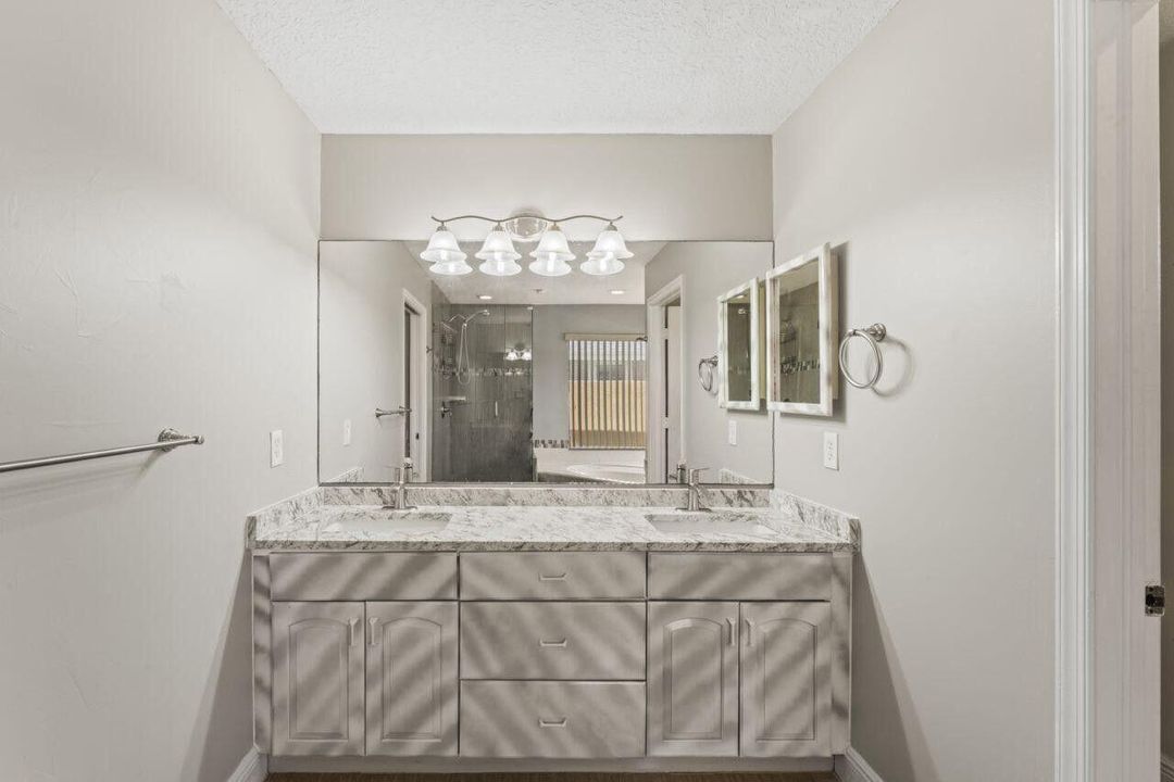 For Rent: $4,000 (3 beds, 2 baths, 1975 Square Feet)