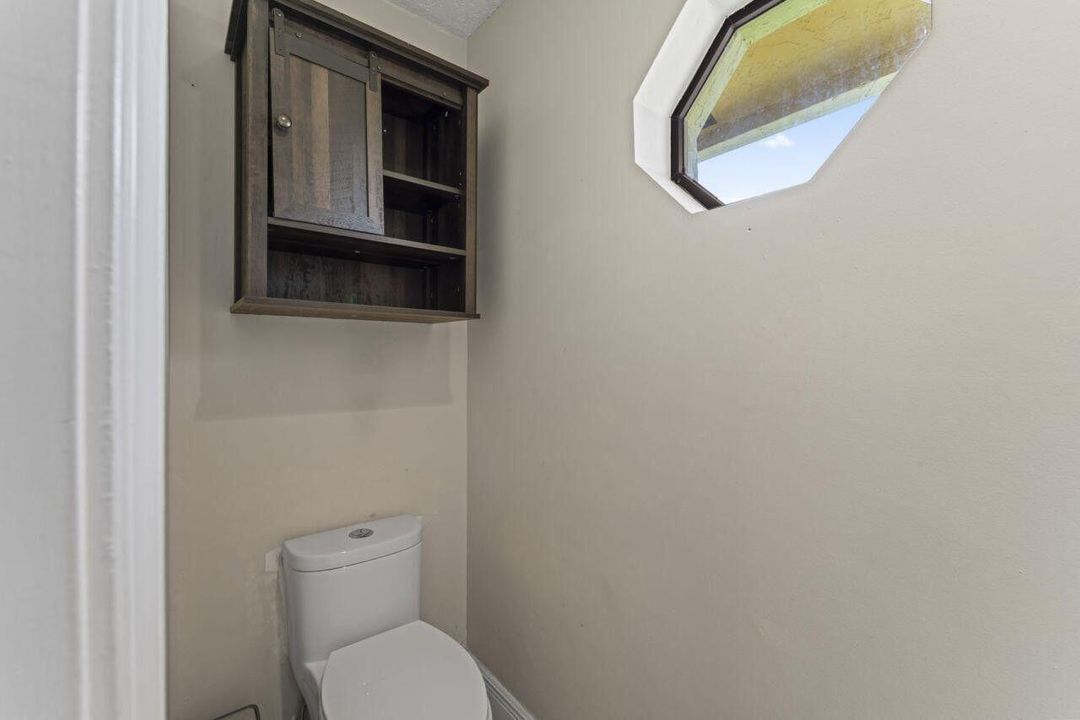 For Rent: $4,000 (3 beds, 2 baths, 1975 Square Feet)