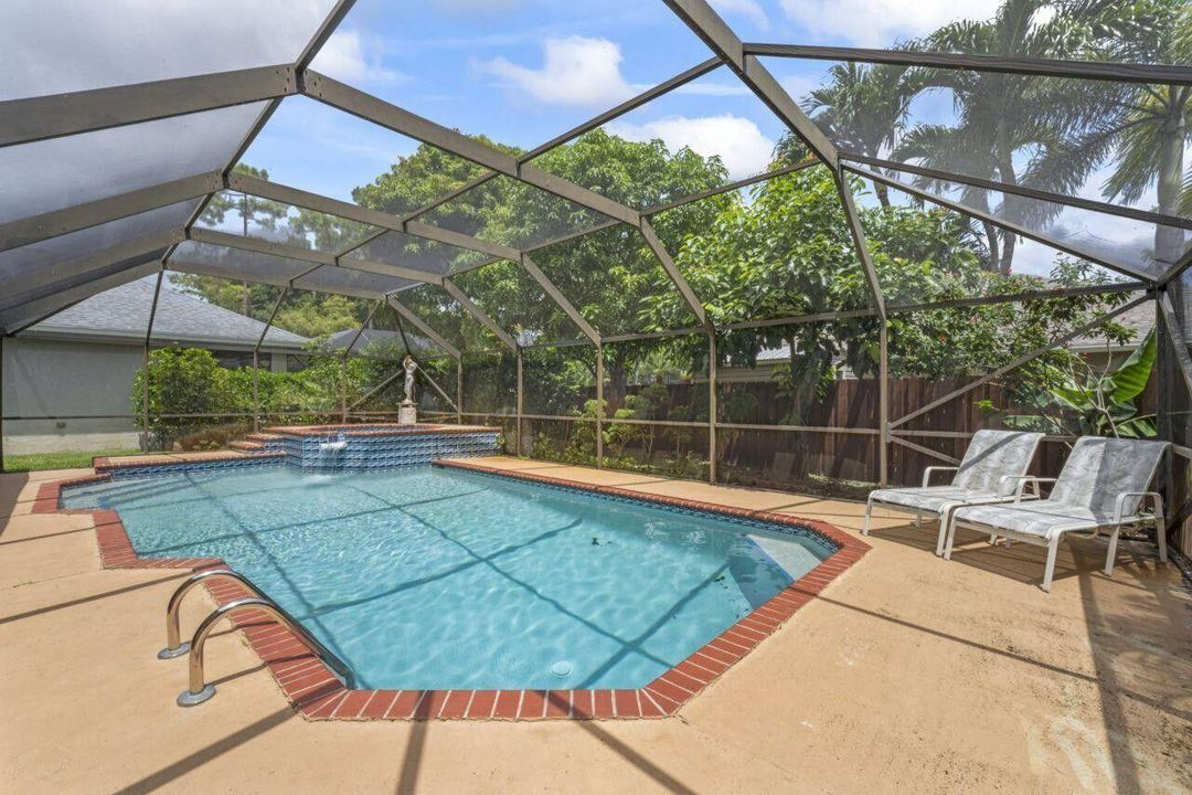 For Rent: $4,000 (3 beds, 2 baths, 1975 Square Feet)