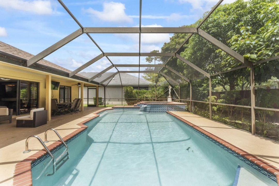 For Rent: $4,000 (3 beds, 2 baths, 1975 Square Feet)